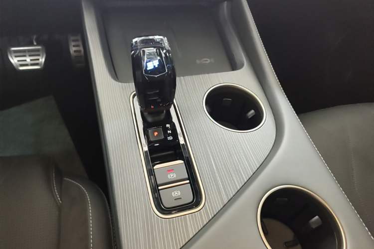 Used JETOUR Shanhai L9 2024 1.5TD 2DHT Pro 7-Seater Gear Lever
