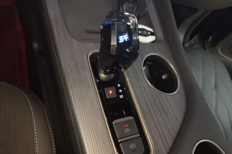 Used JETOUR Shanhai L9 2024 1.5TD 2DHT Pro 7-Seater Gear Lever