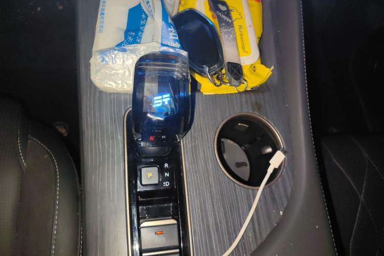 Used JETOUR Shanhai L9 2024 1.5TD 2DHT Pro 7-Seater Gear Lever