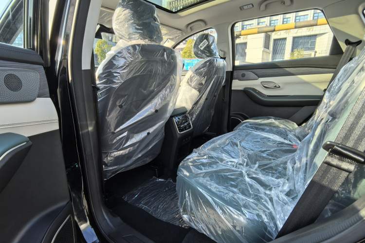 Used JETOUR Shanhai L9 2024 1.5TD 2DHT Pro 7-Seater Interior 2
