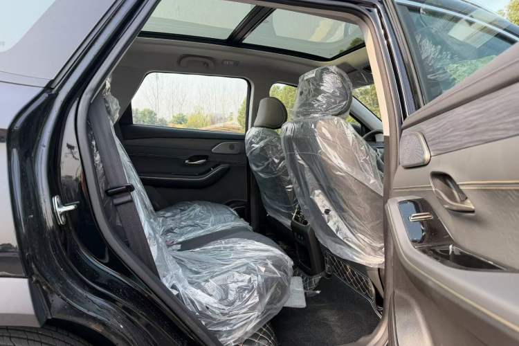 Used JETOUR Shanhai L9 2024 1.5TD 2DHT Pro 7-Seater Interior 4