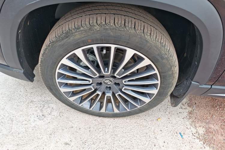 Used JETOUR Shanhai L9 2024 1.5TD 2DHT Air 7-Seater Left Front Wheel Hub