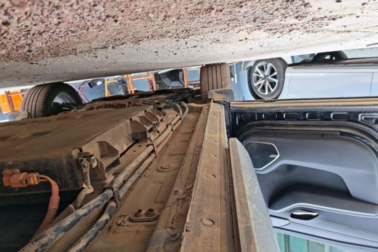 Used JETOUR Shanhai L9 2024 1.5TD 2DHT Air 7-Seater Left Side Sill