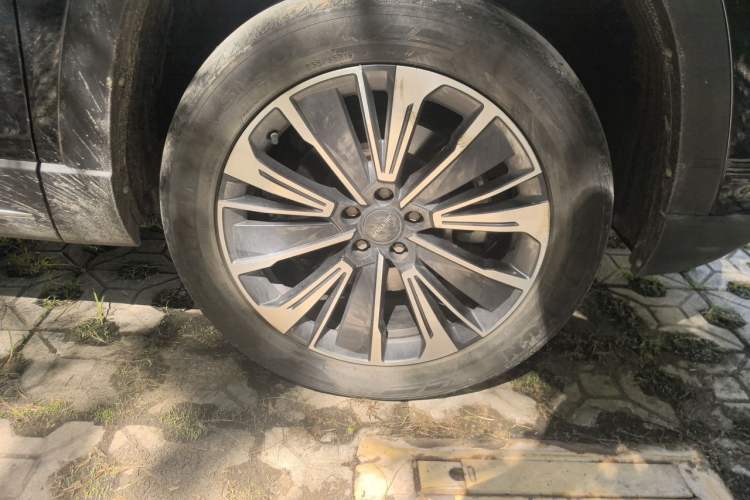 Used JETOUR Shanhai L9 2024 1.5TD 2DHT Air 7-Seater Right Front Wheel Hub