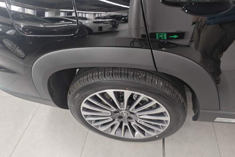 Used JETOUR Shanhai L9 2024 1.5TD 2DHT Executive Edition 5 Seats Right Rear Wheel Hub