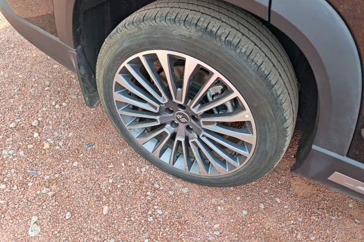 Used JETOUR Shanhai L9 2024 1.5TD 2DHT Air 7-Seater Right Rear Wheel Hub