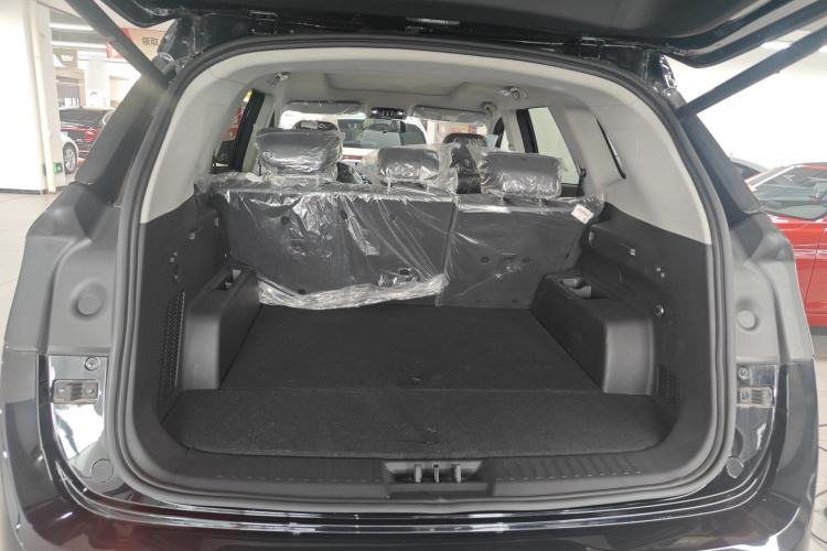 Used JETOUR Shanhai L9 2024 1.5TD 2DHT Executive Edition 5 Seats Trunk