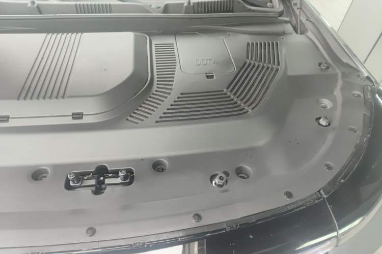 Used JETOUR Shanhai L9 2024 1.5TD 2DHT Pro 7-Seater Engine Bay Left