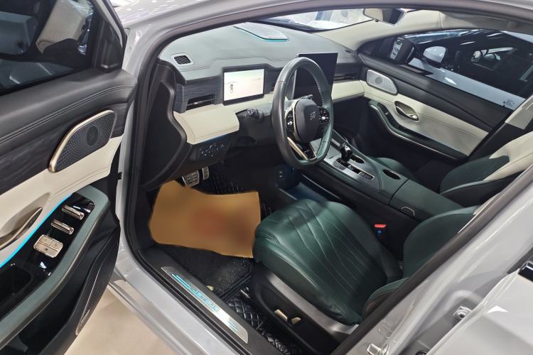 Used JETOUR Shanhai L9 2024 1.5TD 2DHT Pro 7-Seater Interior 5