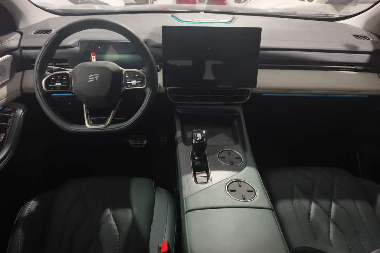Used JETOUR Shanhai L9 2024 1.5TD 2DHT Pro 5-Seater Center Console