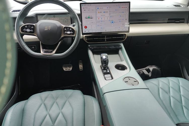 Used JETOUR Shanhai L9 2024 1.5TD 2DHT Pro 5-Seater Center Console