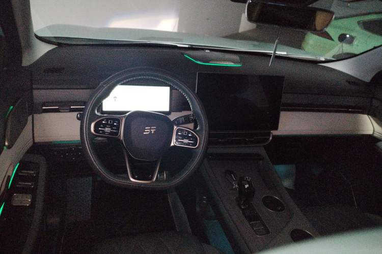 Used JETOUR Shanhai L9 2024 1.5TD 2DHT Max 7-Seater Center Console