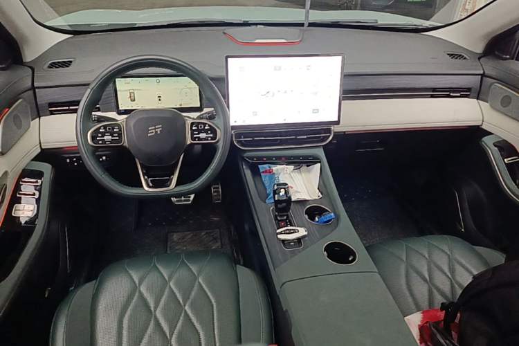 Used JETOUR Shanhai L9 2024 1.5TD 2DHT Max 7-Seater Center Console