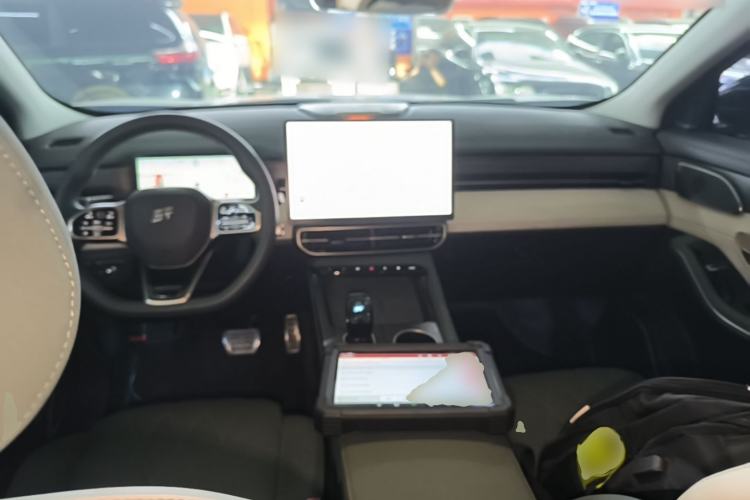Used JETOUR Shanhai L9 2024 1.5TD 2DHT Max 5-Seater Center Console