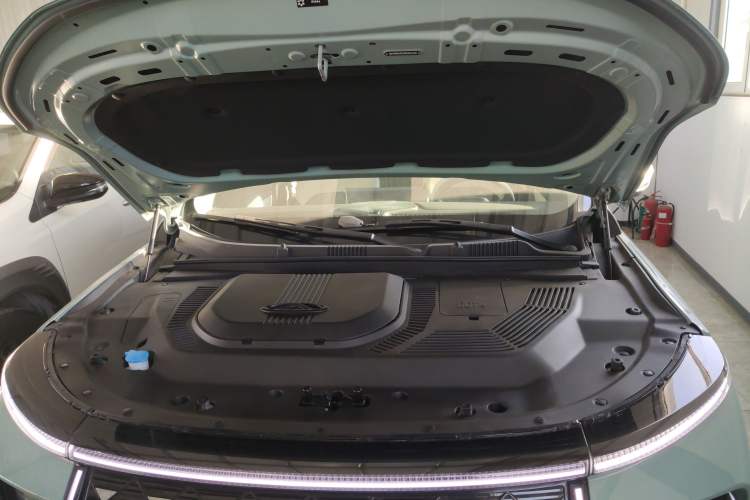 Used JETOUR Shanhai L9 2024 1.5TD 2DHT Max 7-Seater Engine Bay