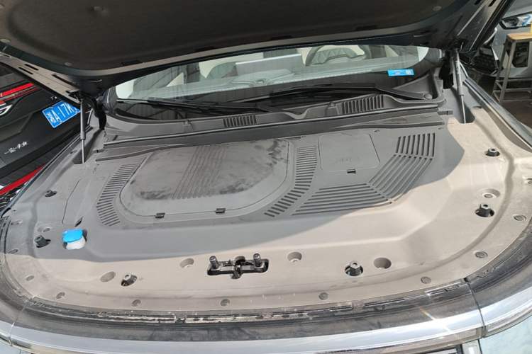 Used JETOUR Shanhai L9 2024 1.5TD 2DHT Pro 5-Seater Engine Bay