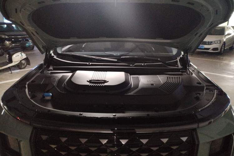 Used JETOUR Shanhai L9 2024 1.5TD 2DHT Max 7-Seater Engine Bay