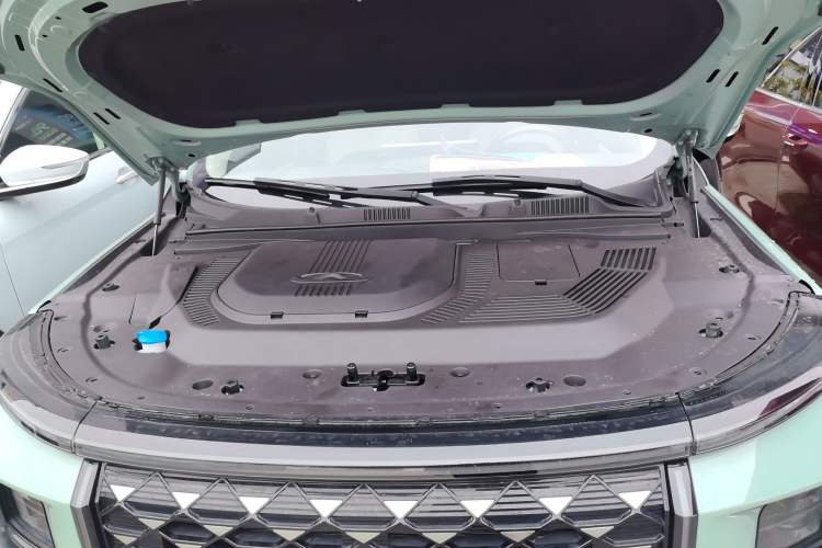Used JETOUR Shanhai L9 2024 1.5TD 2DHT Max 7-Seater Engine Bay