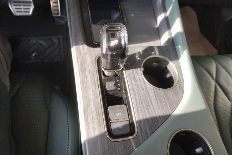 Used JETOUR Shanhai L9 2024 1.5TD 2DHT Max 7-Seater Gear Lever