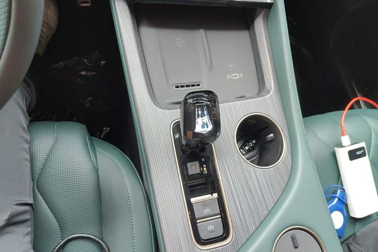 Used JETOUR Shanhai L9 2024 1.5TD 2DHT Pro 5-Seater Gear Lever