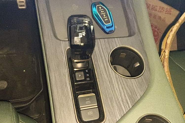 Used JETOUR Shanhai L9 2024 1.5TD 2DHT Max 7-Seater Gear Lever
