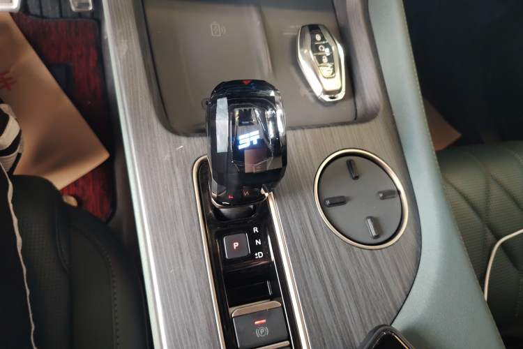 Used JETOUR Shanhai L9 2024 1.5TD 2DHT Max 7-Seater Gear Lever