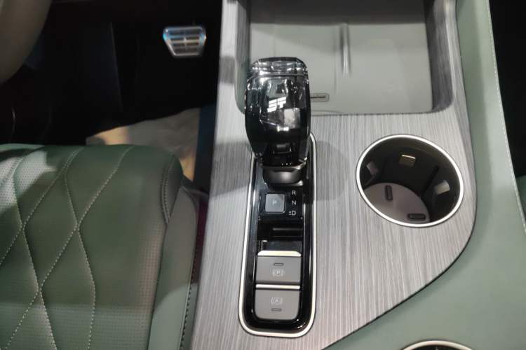 Used JETOUR Shanhai L9 2024 1.5TD 2DHT Max 7-Seater Gear Lever