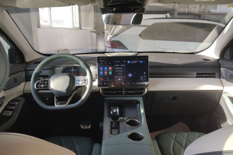 Used JETOUR Shanhai L9 2024 1.5TD 2DHT Max 7-Seater Interior 2