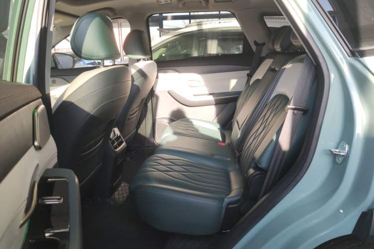 Used JETOUR Shanhai L9 2024 1.5TD 2DHT Max 7-Seater Interior 4
