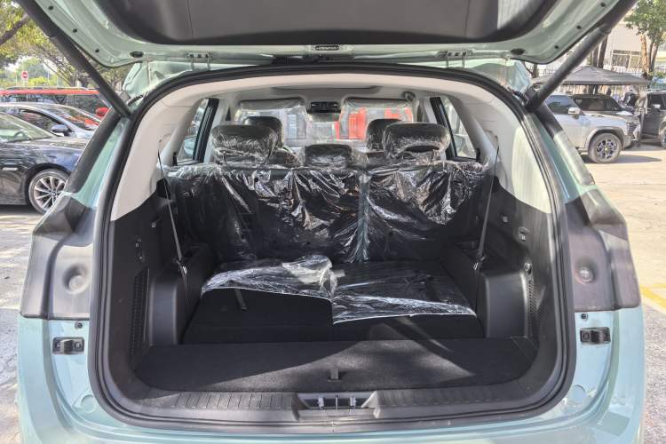Used JETOUR Shanhai L9 2024 1.5TD 2DHT Pro 7-Seater Interior 4