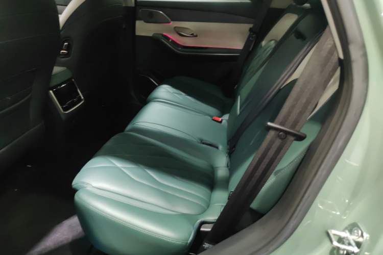 Used JETOUR Shanhai L9 2024 1.5TD 2DHT Max 7-Seater Interior 4