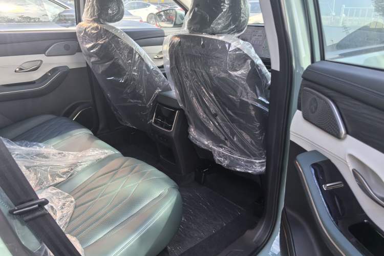 Used JETOUR Shanhai L9 2024 1.5TD 2DHT Pro 7-Seater Interior 6