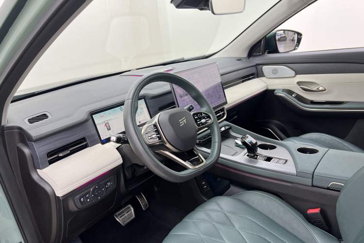 Used JETOUR Shanhai L9 2024 1.5TD 2DHT Pro 7-Seater Interior 8