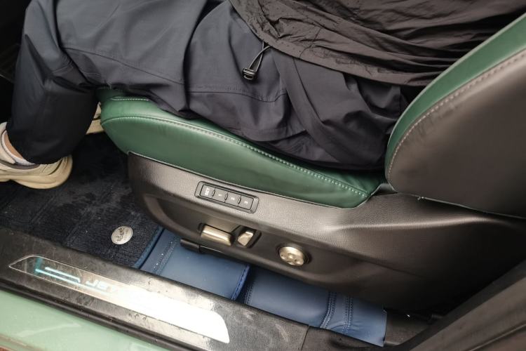 Used JETOUR Shanhai L9 2024 1.5TD 2DHT Pro 7-Seater Left Front Seat