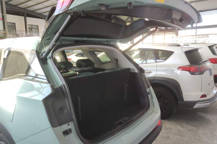 Used JETOUR Shanhai L9 2024 1.5TD 2DHT Max 7-Seater Trunk