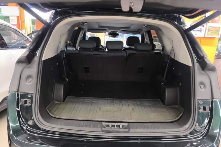 Used JETOUR Shanhai L9 2024 1.5TD 2DHT Max 5-Seater Trunk