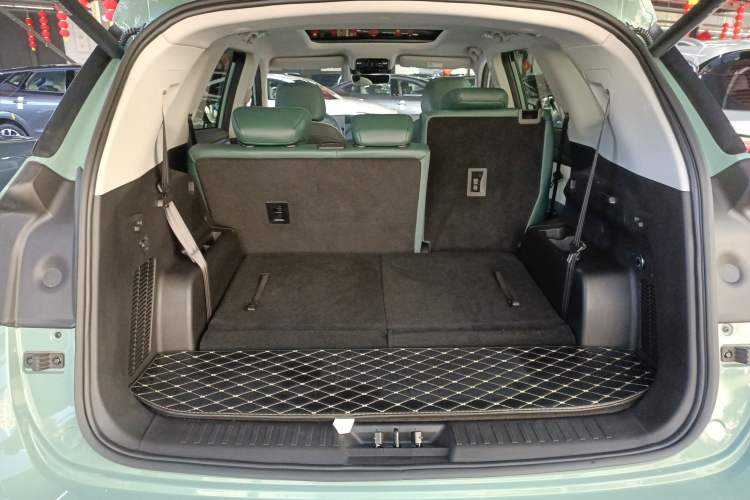 Used JETOUR Shanhai L9 2024 1.5TD 2DHT Max 7-Seater Trunk