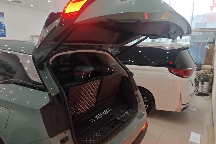 Used JETOUR Shanhai L9 2024 1.5TD 2DHT Max 7-Seater Trunk