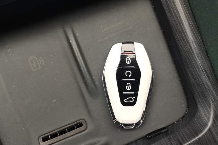 Used JETOUR Shanhai L9 2024 1.5TD 2DHT Pro 7-Seater Vehicle Key