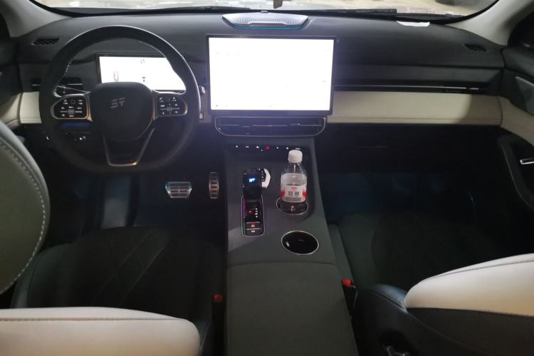 Used JETOUR Shanhai L9 2024 1.5TD 2DHT Max 7-Seater Center Console