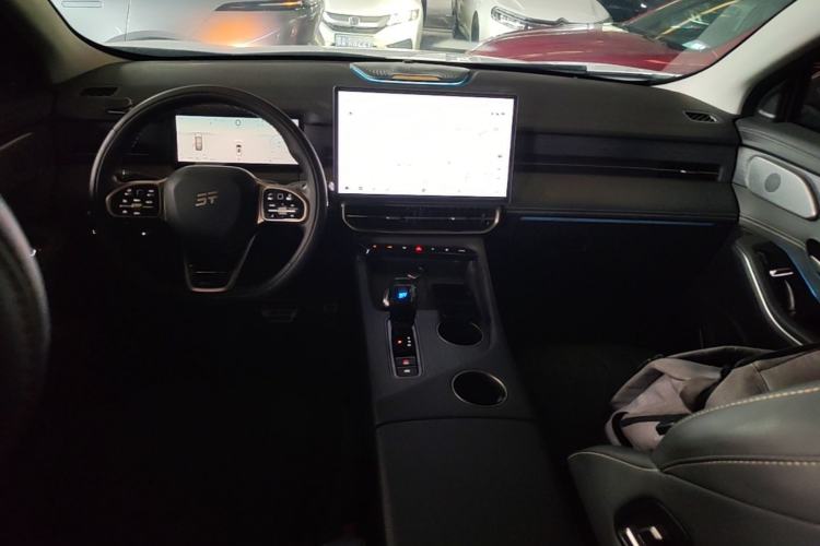 Used JETOUR Shanhai L9 2024 1.5TD 2DHT Pro 7-Seater Center Console