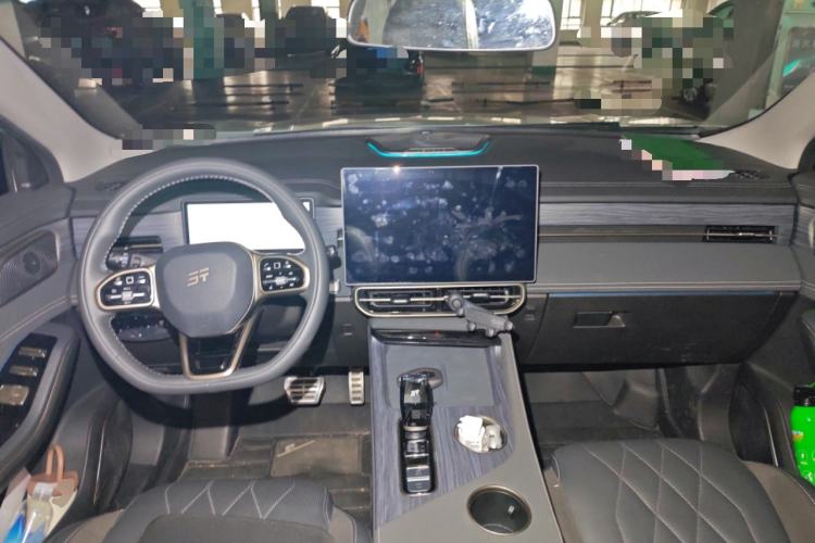 Used JETOUR Shanhai L9 2024 1.5TD 2DHT Air 7-Seater Center Console