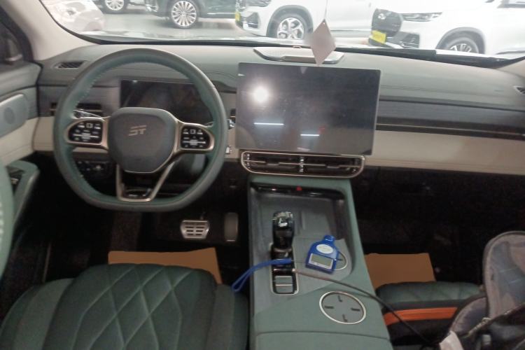 Used JETOUR Shanhai L9 2024 1.5TD 2DHT Pro 5-Seater Center Console
