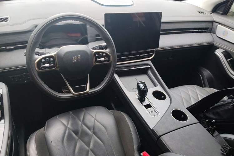 Used JETOUR Shanhai L9 2024 1.5TD 2DHT Pro 7-Seater Center Console