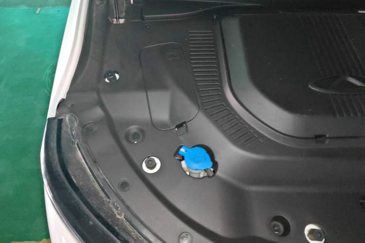 Used JETOUR Shanhai L9 2024 1.5TD 2DHT Air 7-Seater Engine Bay Right