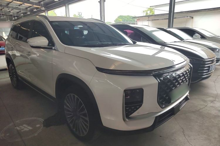 Used JETOUR Shanhai L9 2024 1.5TD 2DHT Pro 7-Seater Front Right 45 Deg