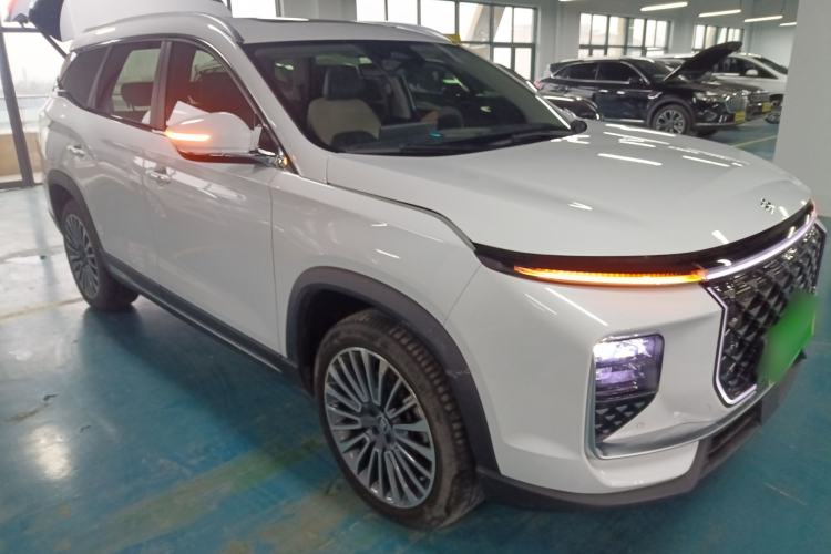 Used JETOUR Shanhai L9 2024 1.5TD 2DHT Pro 5-Seater Front Right 45 Deg