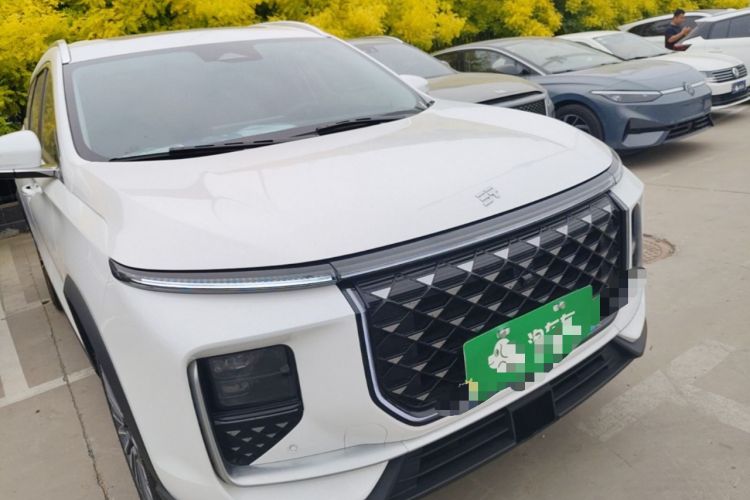 Used JETOUR Shanhai L9 2024 1.5TD 2DHT Pro 7-Seater Front Right 45 Deg