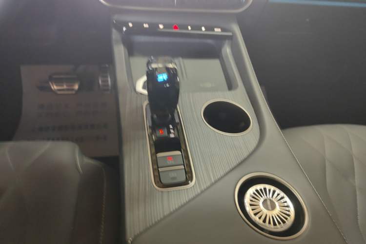 Used JETOUR Shanhai L9 2024 1.5TD 2DHT Pro 5-Seater Gear Lever