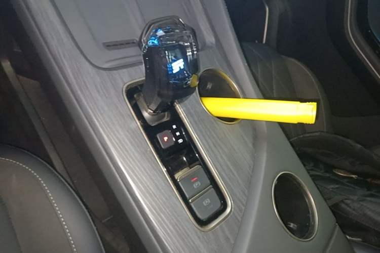 Used JETOUR Shanhai L9 2024 1.5TD 2DHT Air 5-Seater Gear Lever